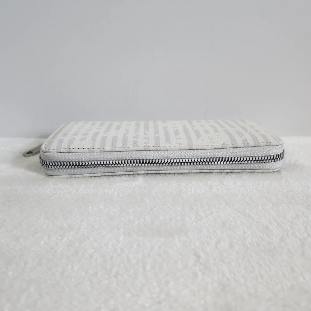 BETSEY Johnson Gray White Striped Floral Flower Box Wallet Clutch